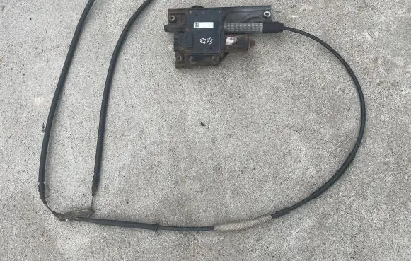 Opel Insignia A Hand brake control module 13310023 A2C53298178