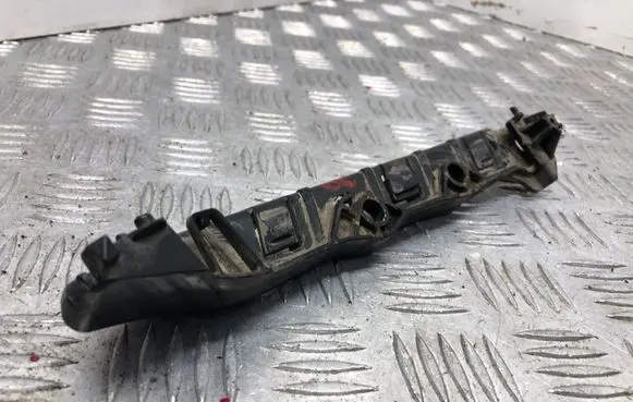 BMW 5 E60 E61 Front bumper mounting bracket 7178078