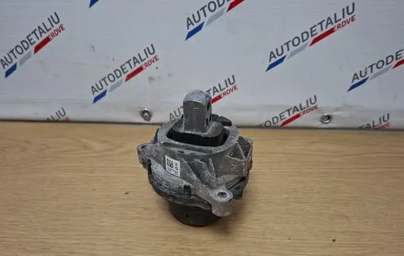 BMW 3 F30 F35 F31 Engine mount bracket 6799104