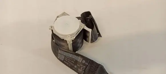 Volkswagen Eos Rear seatbelt