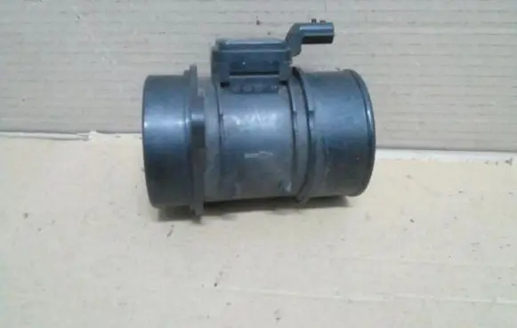 Renault Megane III Mass air flow meter 8200702517