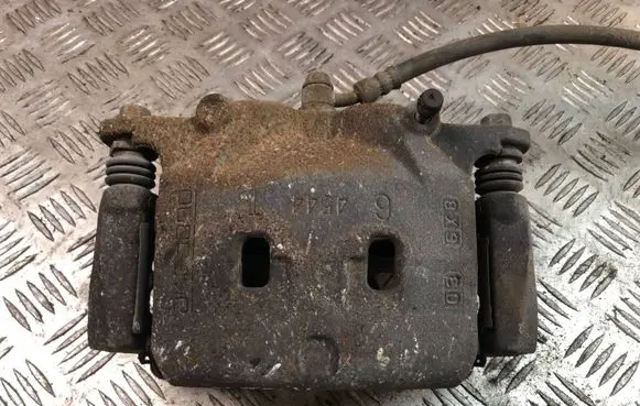 Nissan X-Trail T32 Front brake caliper
