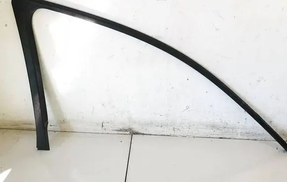 Honda Accord Front door glass trim molding 72482tl0 72482-tl0