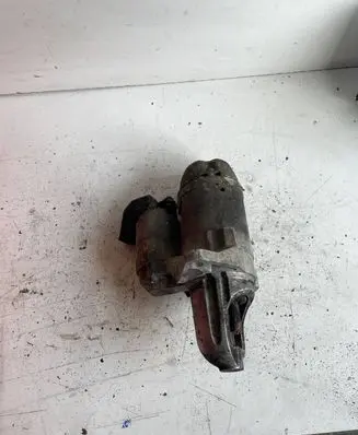 Subaru Forester SG Starter motor M000T30471