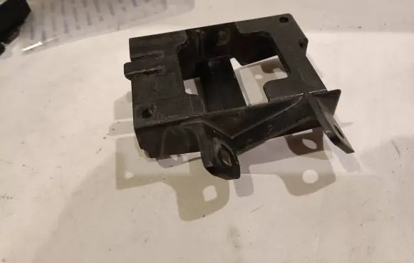 Mercedes-Benz S W221 Front parking sensor holder (PDC) A2218850367