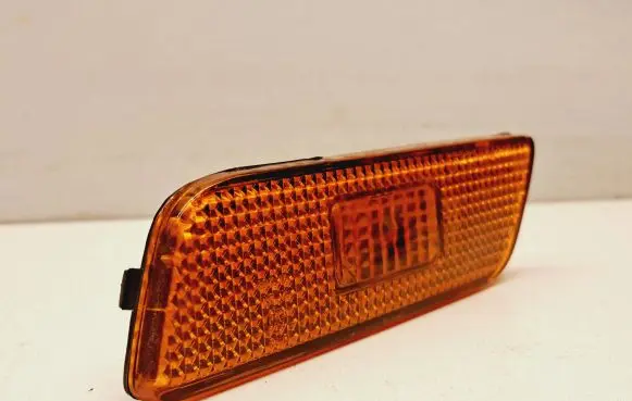 Volvo S80 Front fender indicator light 0906211Q 125130B