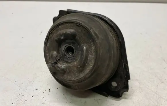 Mercedes-Benz ML W164 Engine mount bracket A2512403117