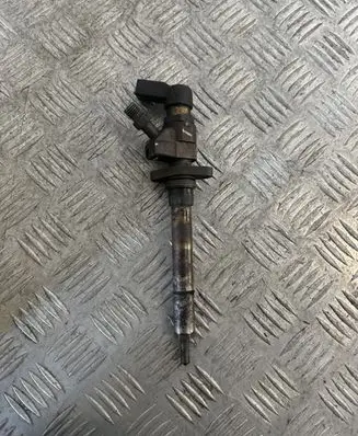 Ford C-MAX I Fuel injector 9647247280