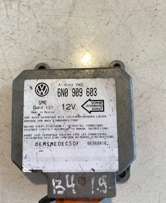 Volkswagen PASSAT B7 Airbag control unit/module 6N0909603 06960416