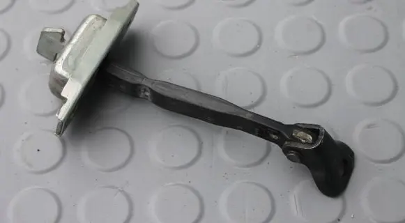 Toyota RAV 4 (XA30) Loading door check strap stopper 