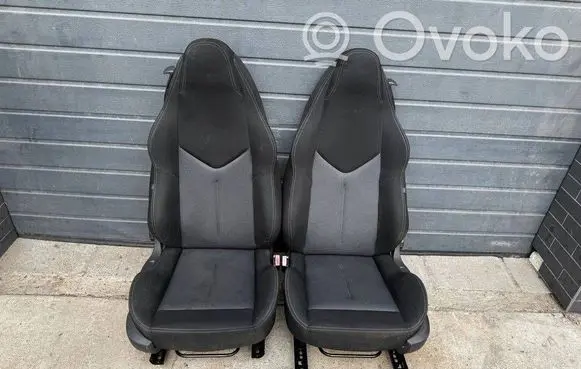 Peugeot RCZ Seat set 