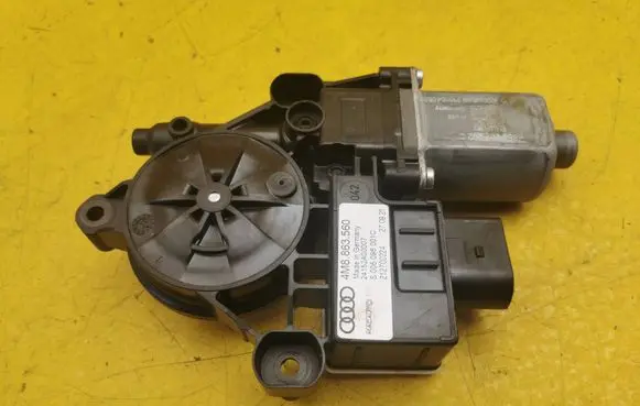 Audi Q8 Curtain motor 4M8863560