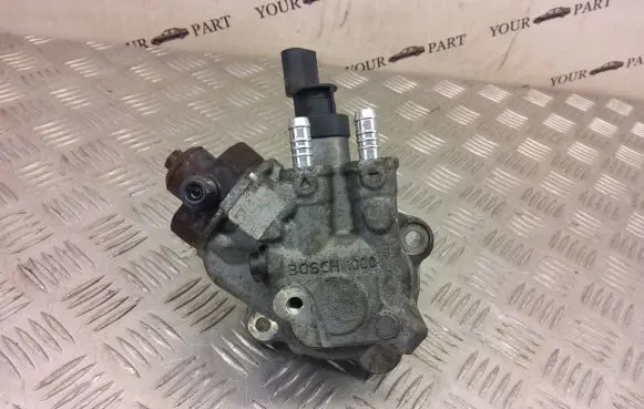BMW 1 E82 E88 Fuel injection high pressure pump 7801000