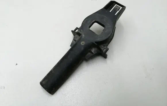 Audi A4 S4 B8 8K Radiator mount bracket 8K0805201