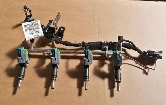 Opel Astra H Fuel injector 55573667