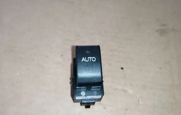 Toyota Corolla E120 E130 Electric window control switch 8481002041