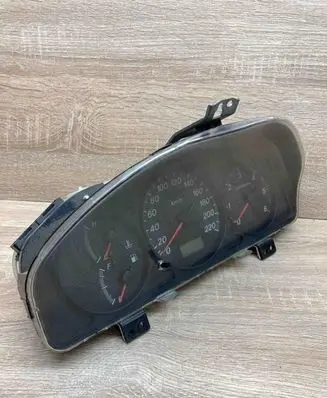 Mazda Premacy Speedometer (instrument cluster) WHCB16B YNS9H10