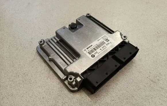 BMW 3 F30 F35 F31 Engine control unit/module 0281019679 031156267 8573258