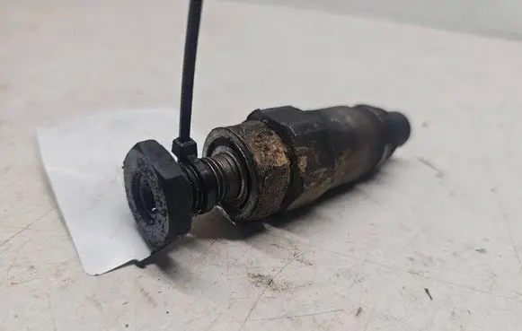 Fuel injector