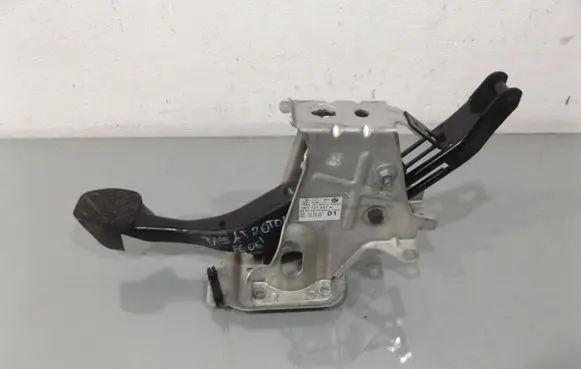 Volkswagen PASSAT B6 Brake pedal