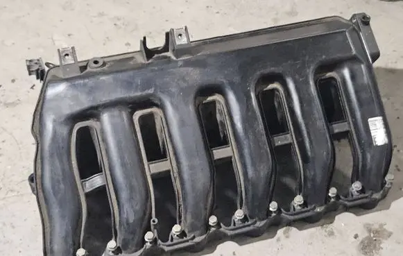 BMW 5 E60 E61 Intake manifold 7790700