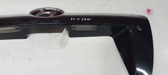 Hyundai Tucson JM Trunk door license plate light bar 873702E000