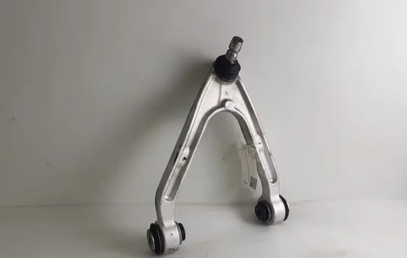 Hummer H3 Front upper control arm/wishbone 