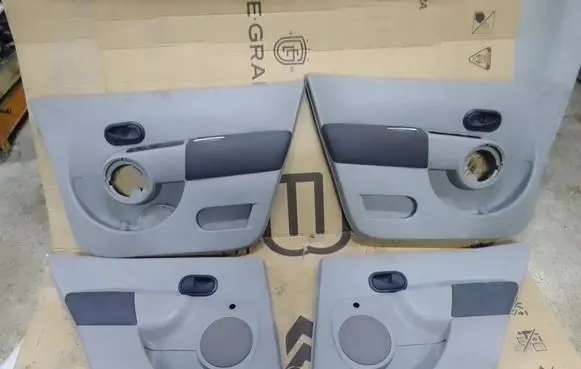 Renault Modus Front door card panel trim 