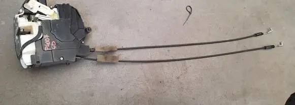 Peugeot 4007 Rear door lock