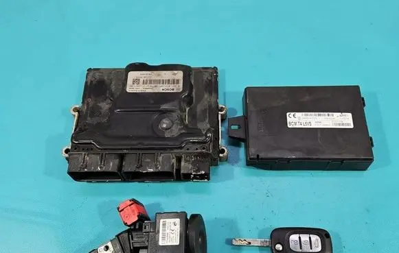Renault Trafic III (X82) Engine control unit/module ECU 0281035805 IMPRK1545686