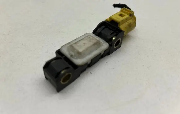 Audi A6 S6 C5 4B Airbag deployment crash/impact sensor 4B0959643E