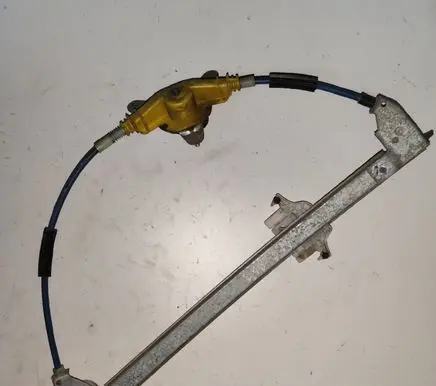 Rear door manual window regulator