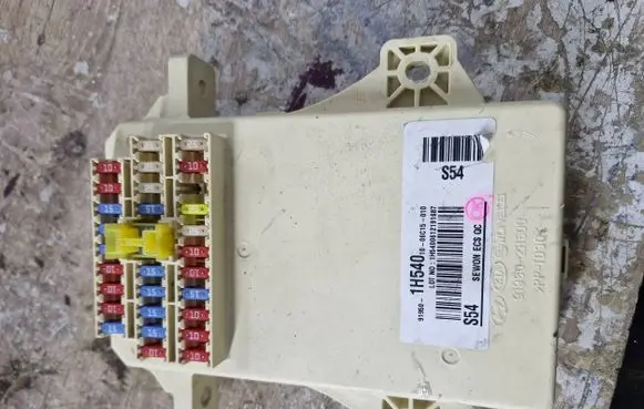 KIA Ceed Fuse module 919502H500 919501H540 1006C15010