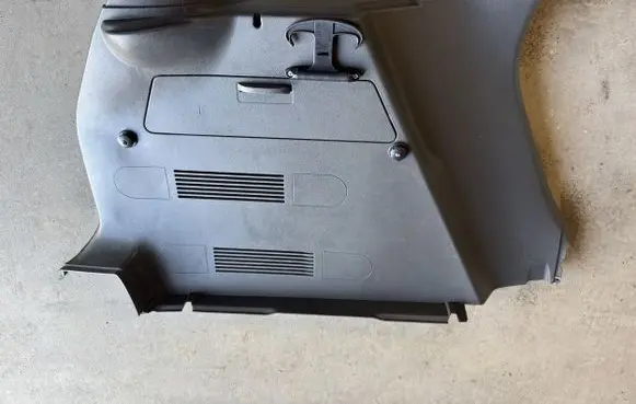 Ford Focus C-MAX Trunk/boot lower side trim panel 3M51R31149A 3M51R31149