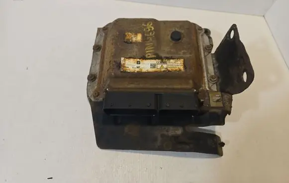 Opel Astra H Engine control unit/module 55571776