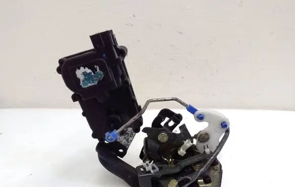Hyundai Accent Rear door lock