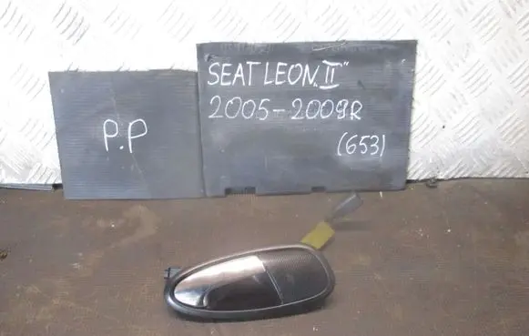 Seat Leon (1P) Front door interior handle 5P0837114