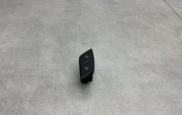 Audi Q3 8U Central locking switch button 8U1962107