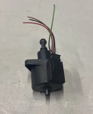 Opel Vectra C Headlight level adjustment motor 73485703