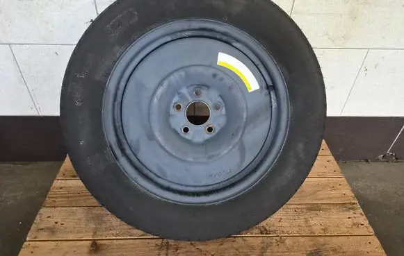 Nissan Murano Z50 R18 spare wheel