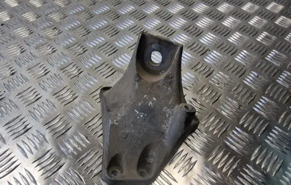 Audi A8 S8 D3 4E Gearbox mounting bracket 4E0399113AJ