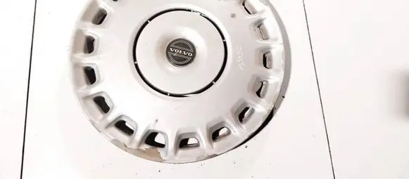 Volvo V50 R16 wheel hub/cap/trim 30714075