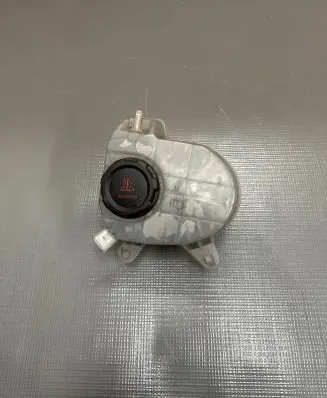 Coolant expansion tank/reservoir