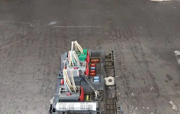 Peugeot Partner Fuse module 9650618580 9650618580-00 965061858000