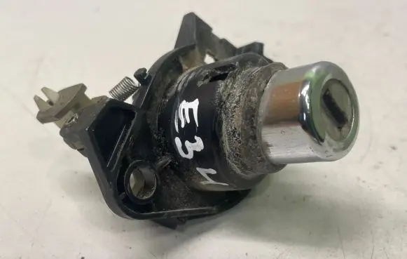 BMW 5 E34 Tailgate exterior lock 1946100