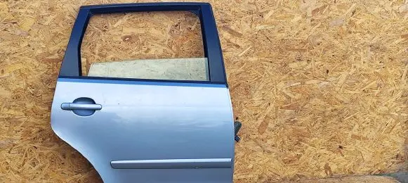 Volkswagen Polo IV 9N3 Rear door 6Q6833312