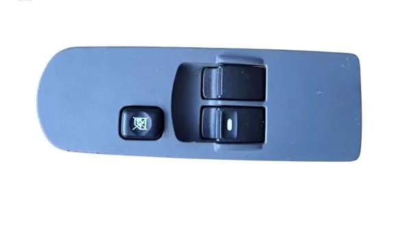Mitsubishi Colt Electric window control switch MR587477
