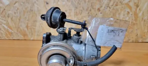 Volkswagen Sharan EGR valve 038129637a