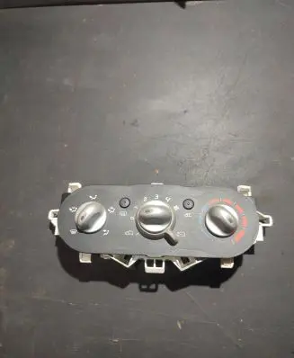 Renault Twingo II Climate control unit 69837341