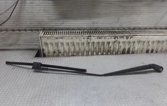 Volkswagen Polo Windshield/front glass wiper blade 6Q1955410B
